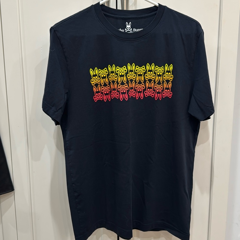 Size medium, psycho bunny T-shirt